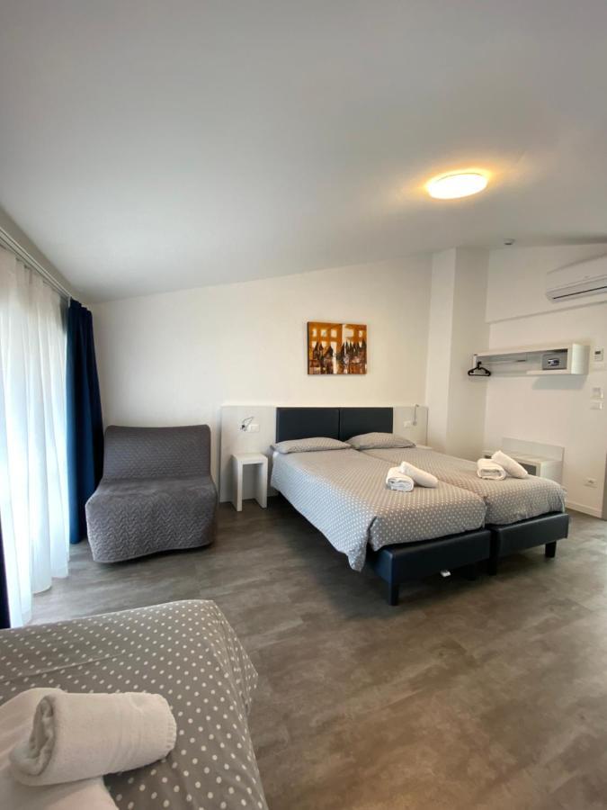 Hotel Aurora & Appartamenti Torbole Sul Garda Dış mekan fotoğraf