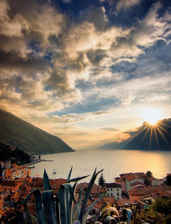 Hotel Aurora & Appartamenti Torbole Sul Garda Dış mekan fotoğraf