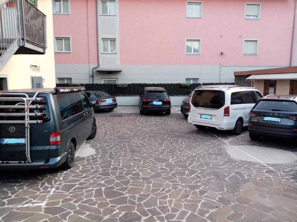 Hotel Aurora & Appartamenti Torbole Sul Garda Dış mekan fotoğraf